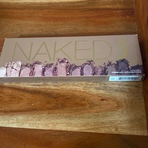 Urban Decay Naked 3 eyeshadow palette